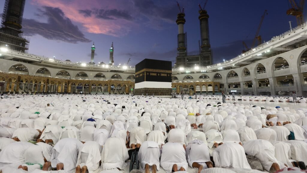 Immerse Yourself in a 38 Days Hajj Package from Pakistan