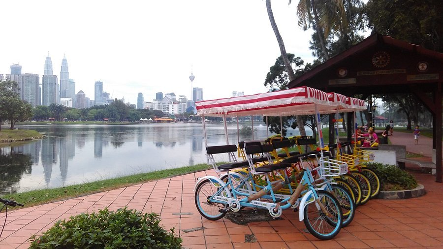 Relax at Taman Tasik Titiwangsa (Kuala Lumpur)