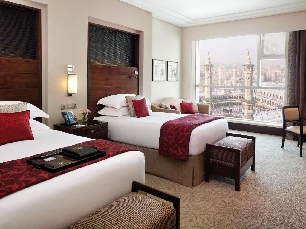 Hotel Feature