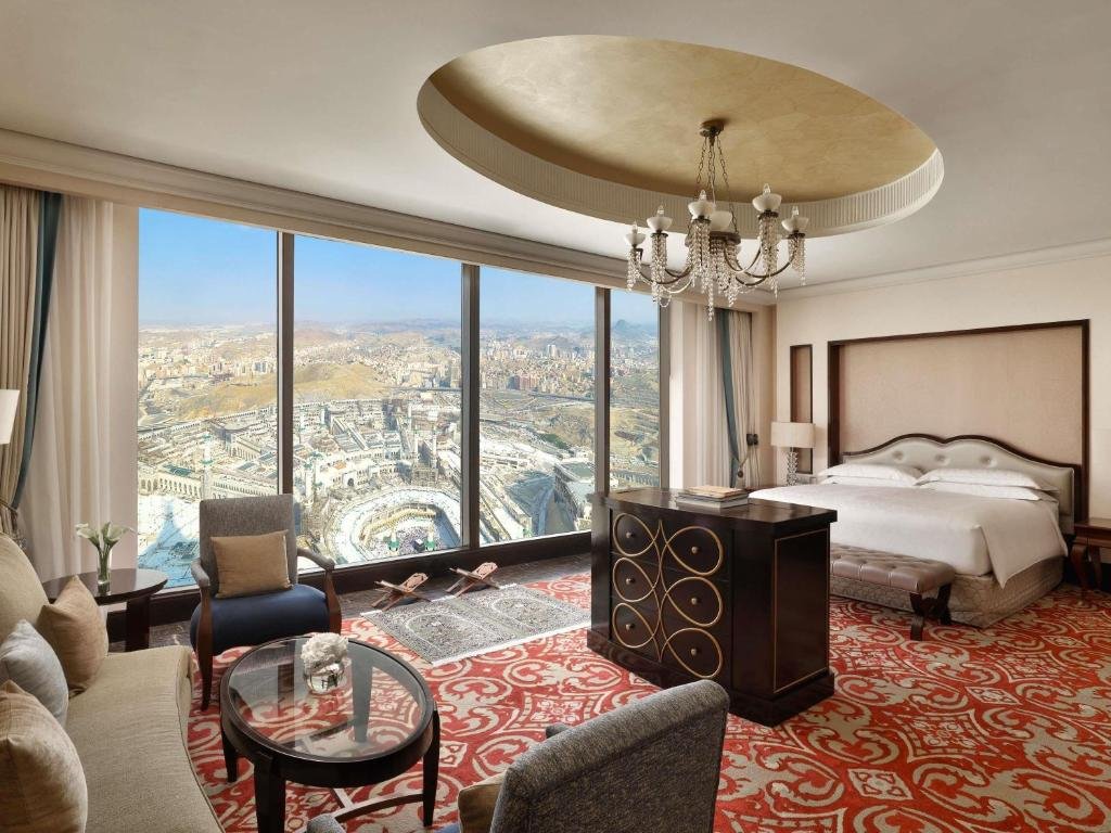 Hotel Feature