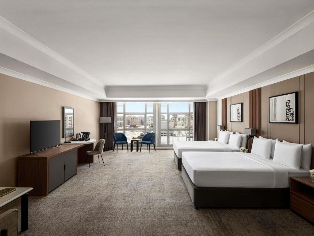 Hotel Feature