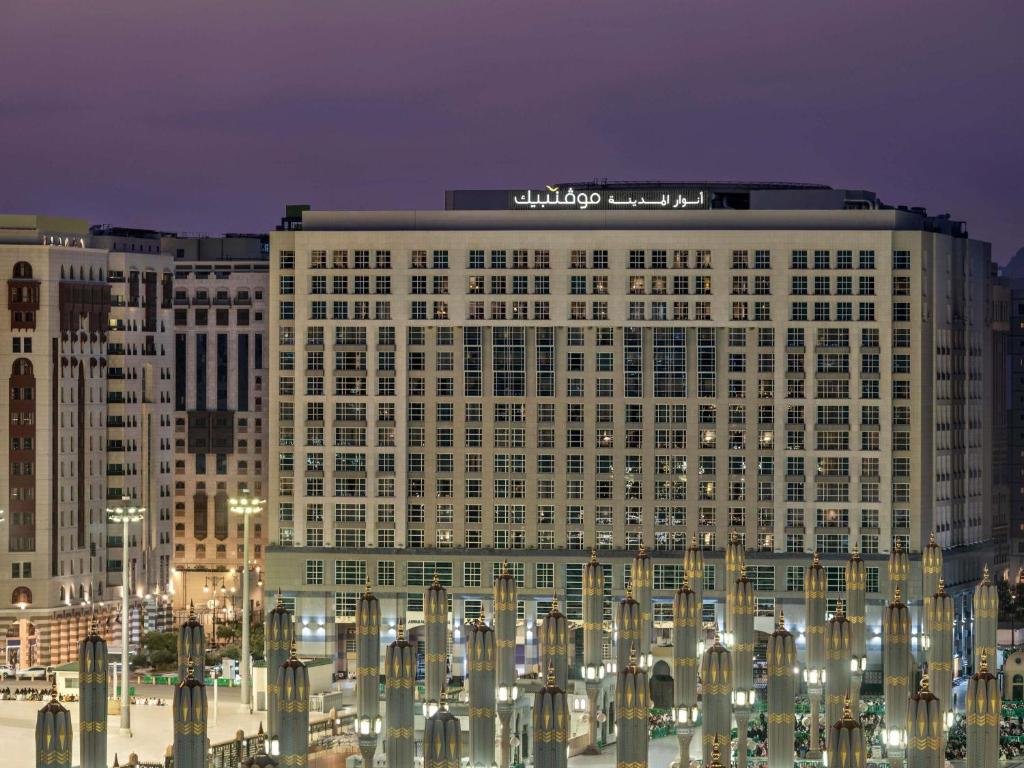 Hotel Feature