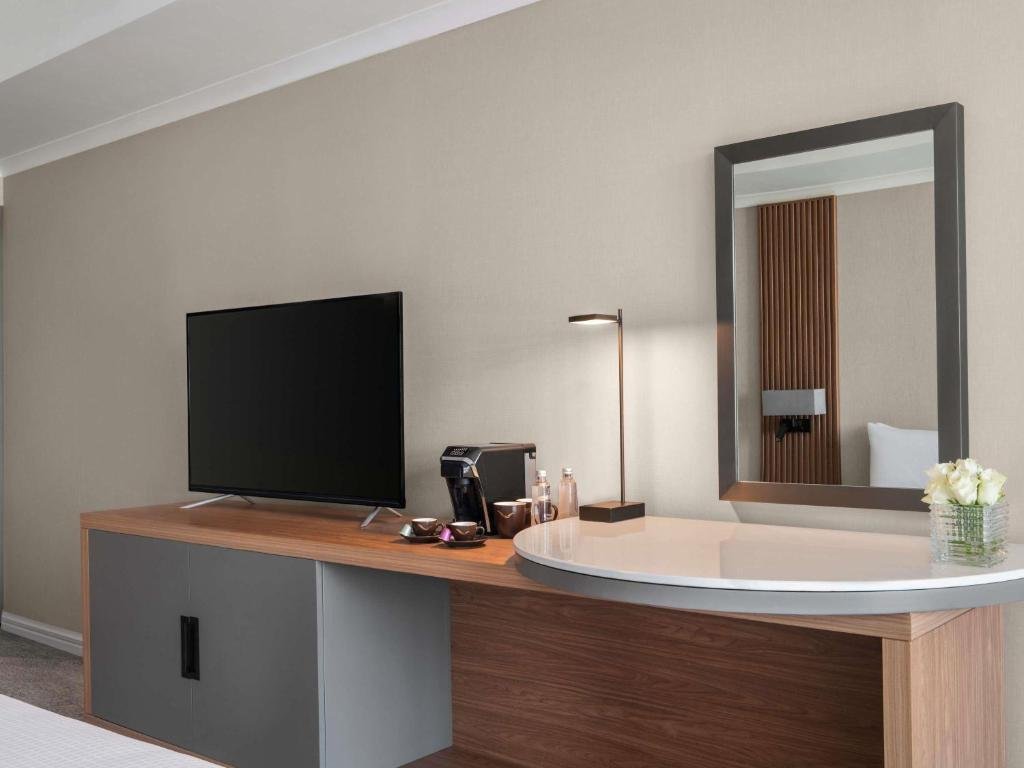 Hotel Feature
