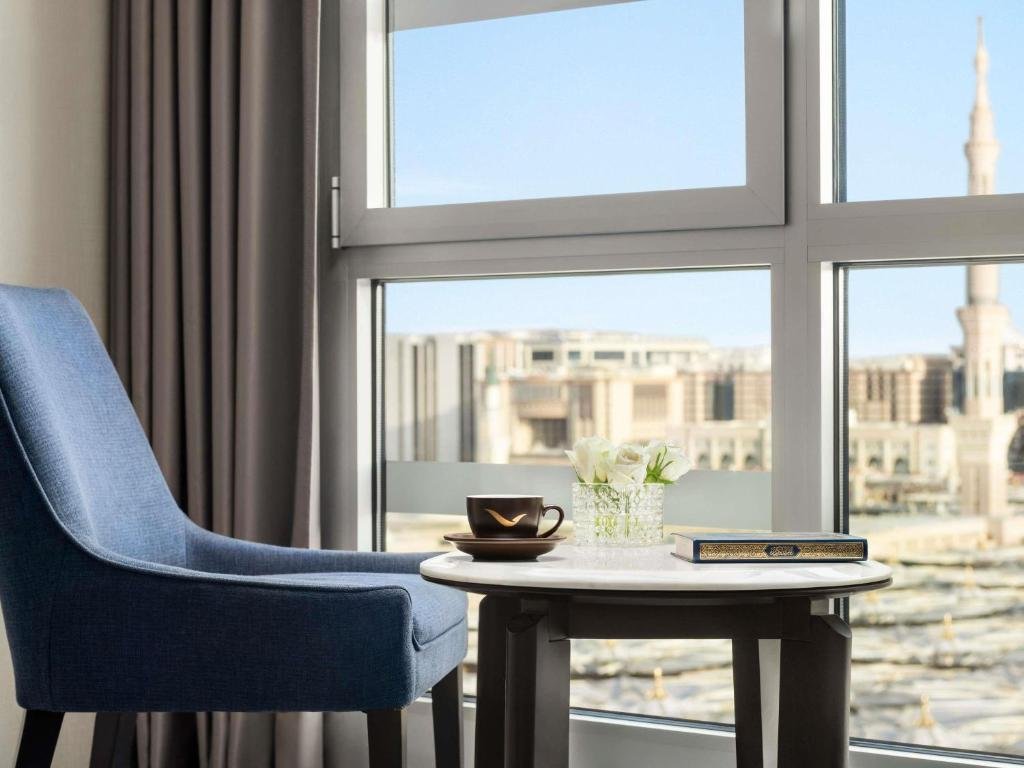 Hotel Feature