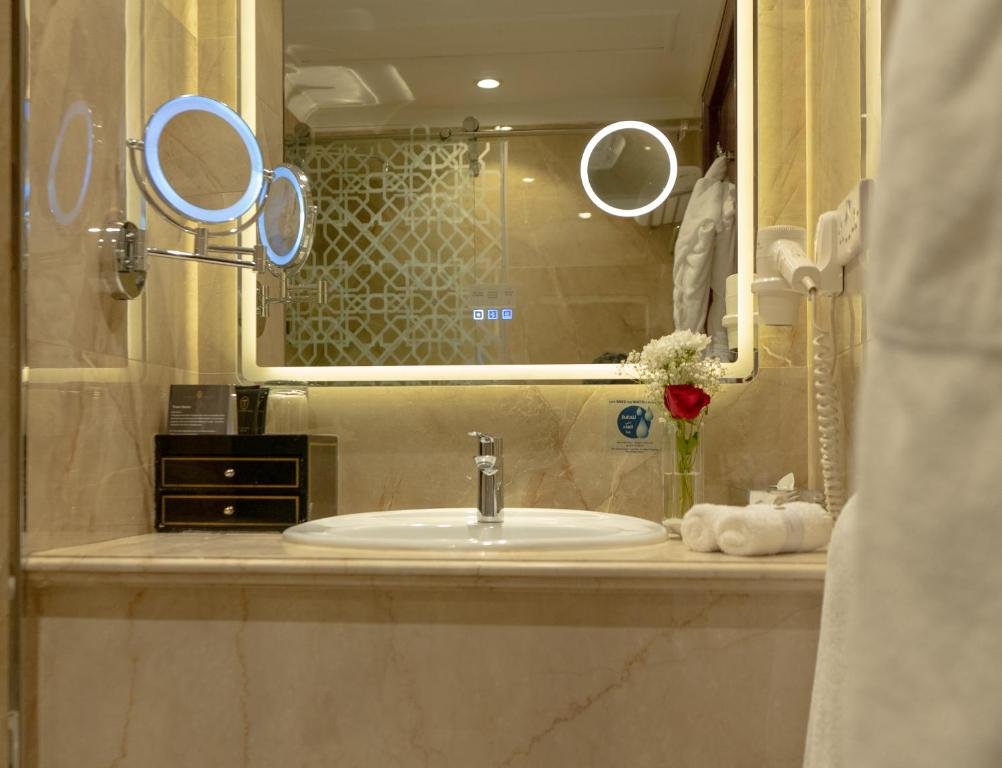 Hotel Feature