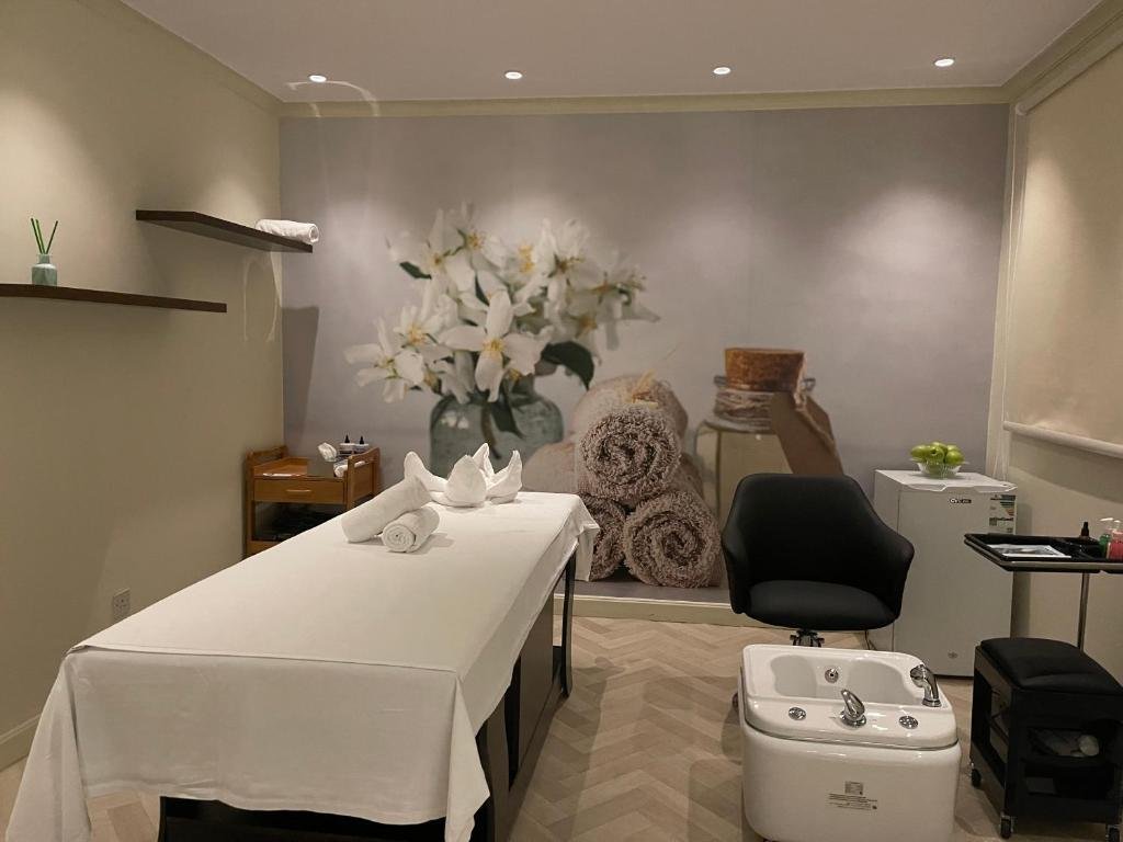 Hotel Feature