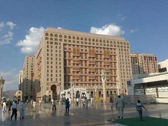 Hotel Feature