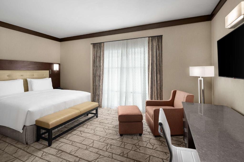 Hotel Feature