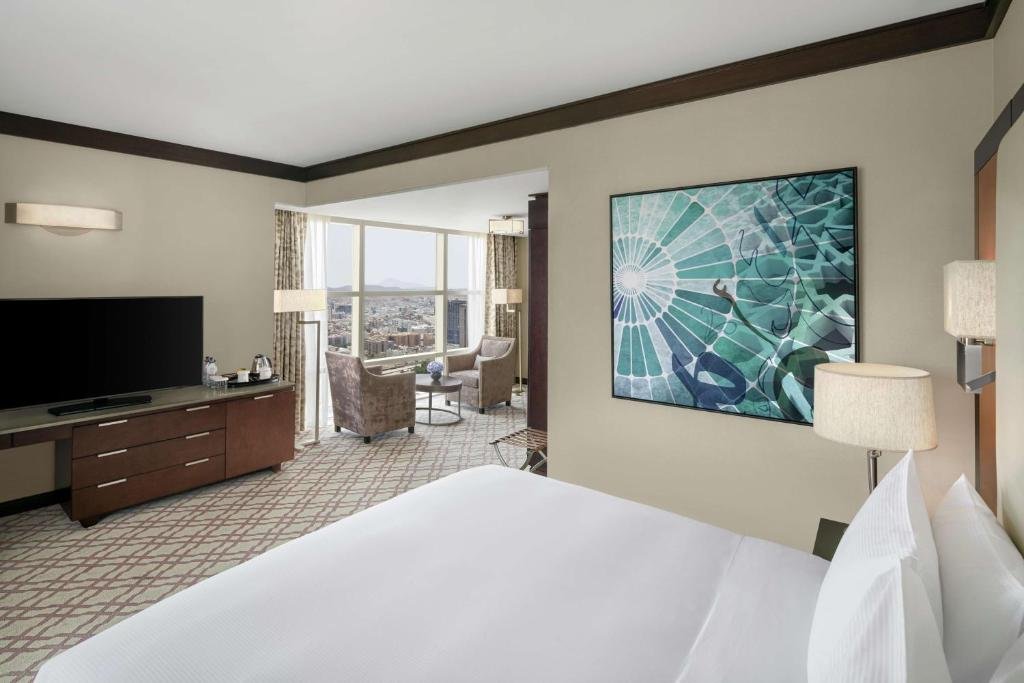 Hotel Feature