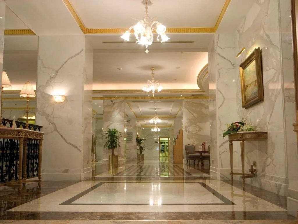 Hotel Feature