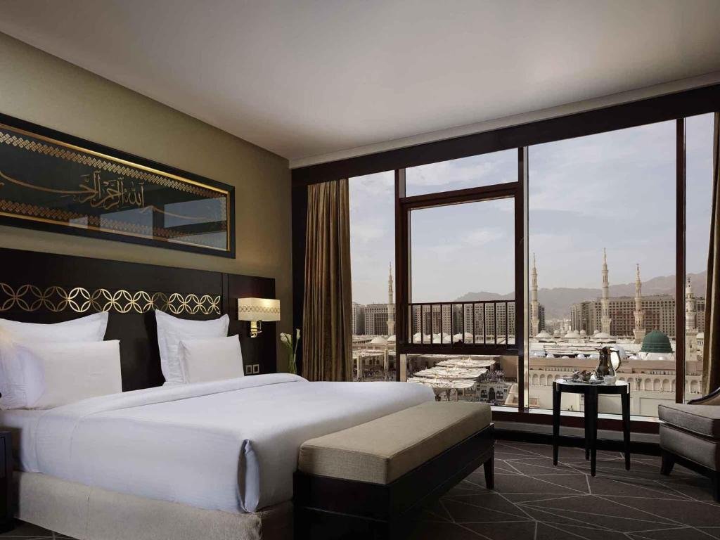 Hotel Feature