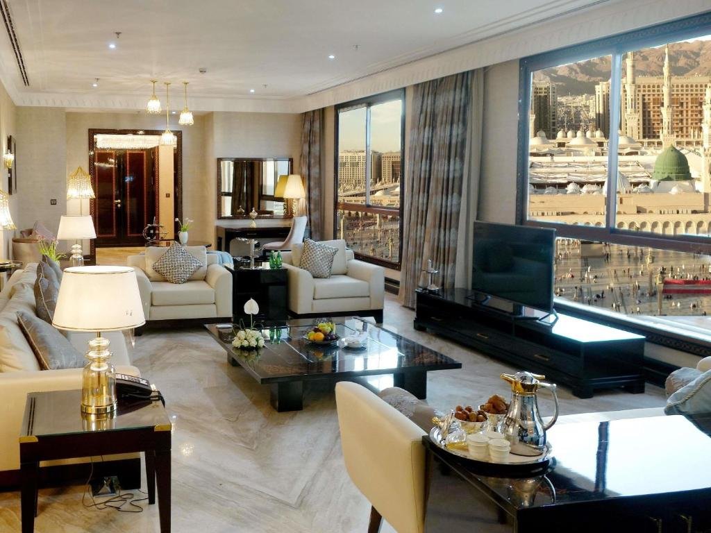 Hotel Feature