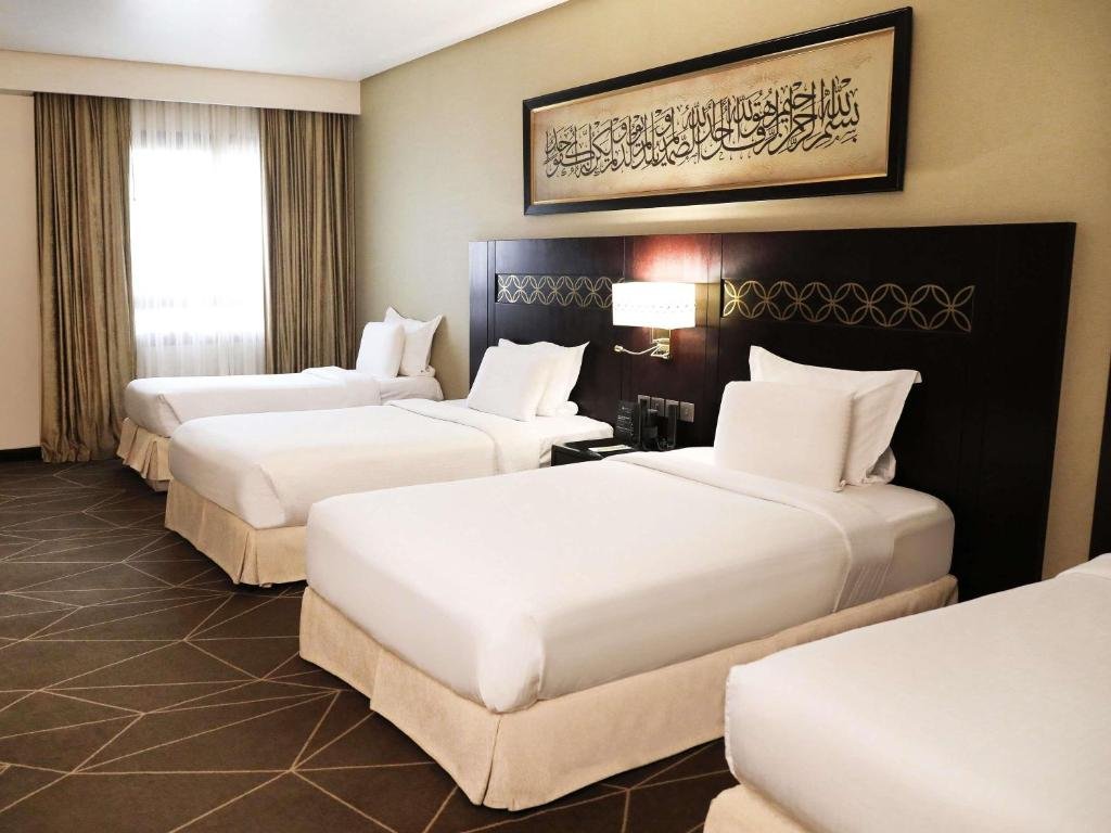 Hotel Feature
