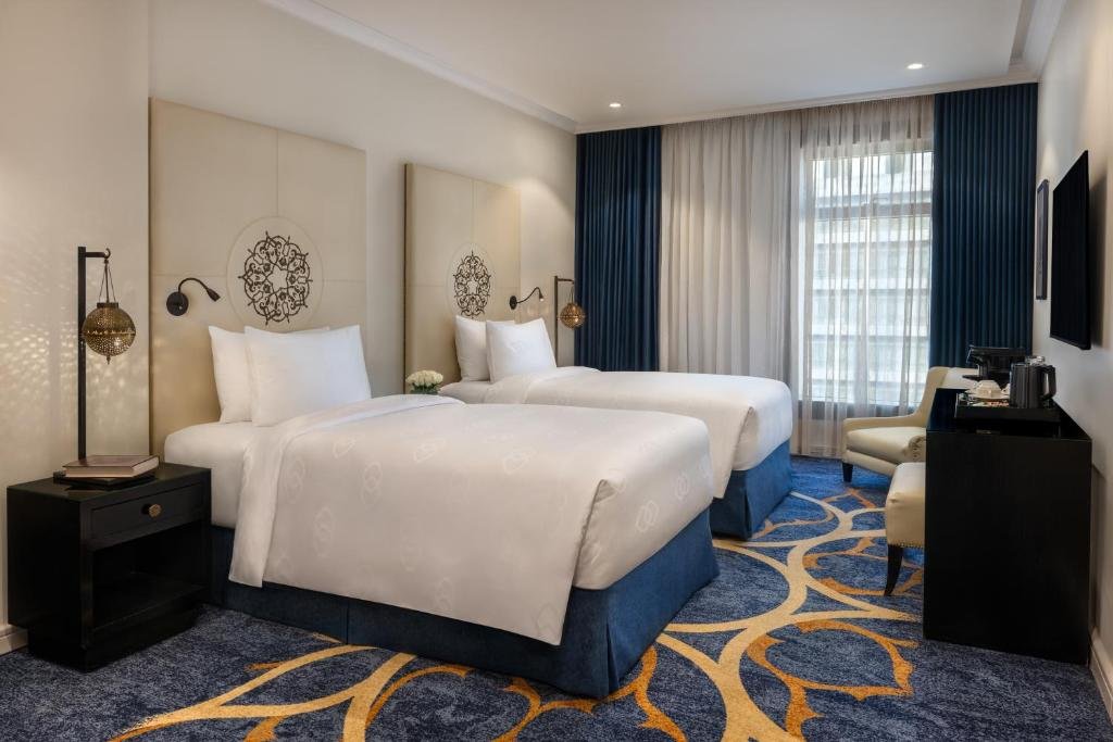 Hotel Feature
