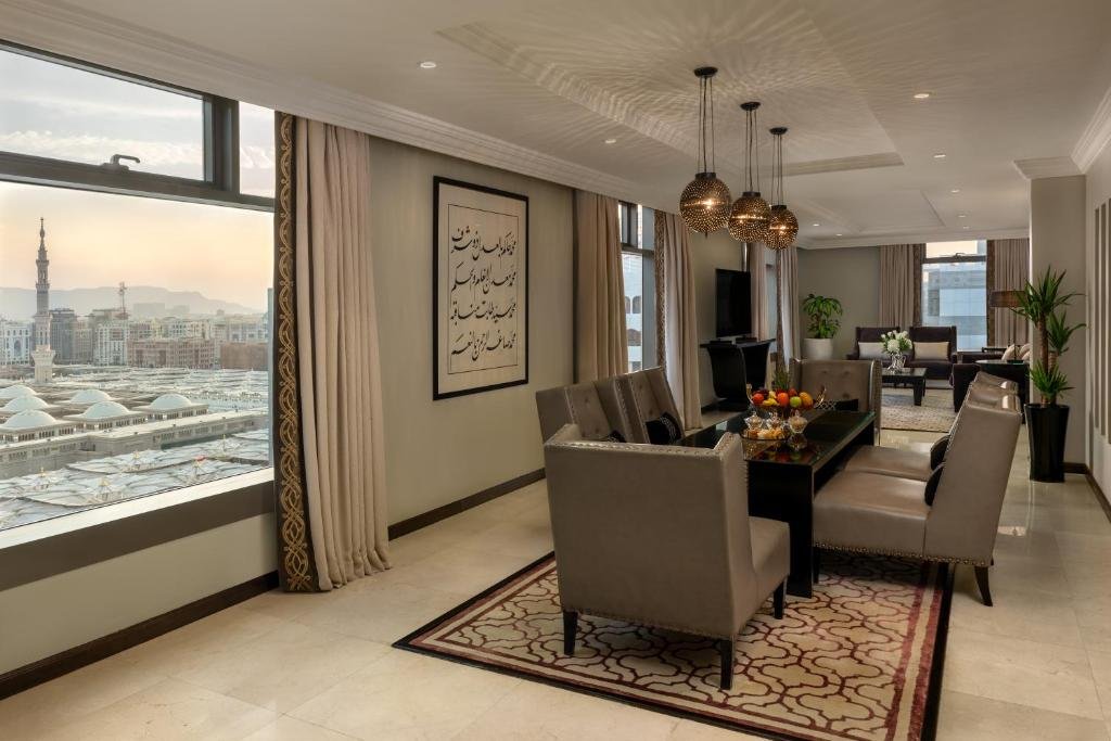 Hotel Feature