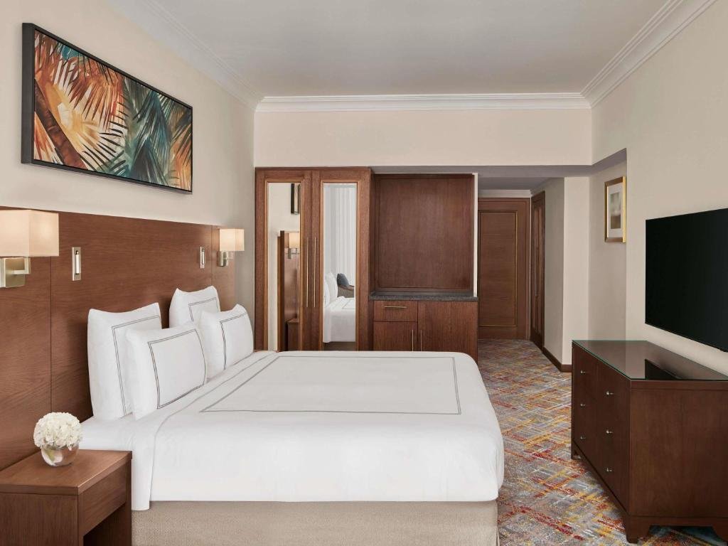 Hotel Feature