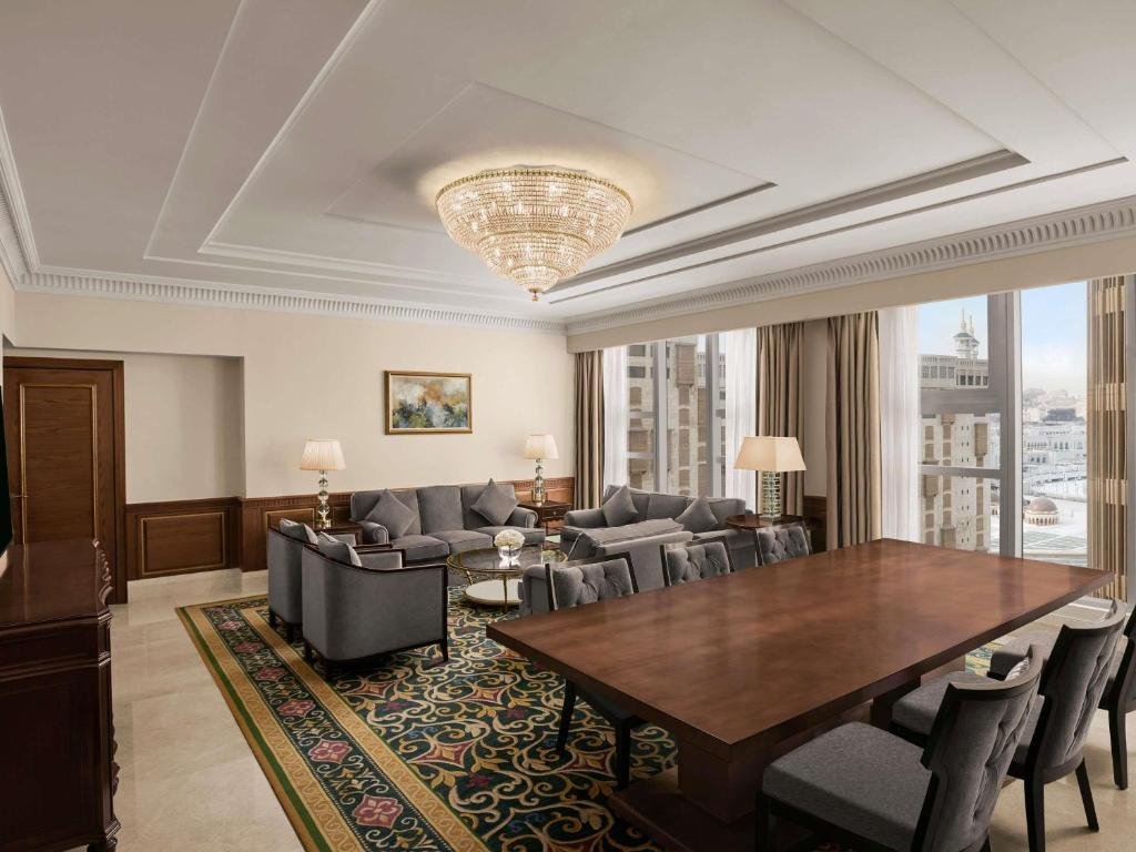 Hotel Feature