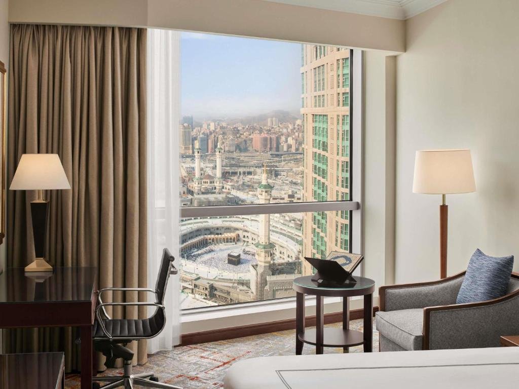 Hotel Feature