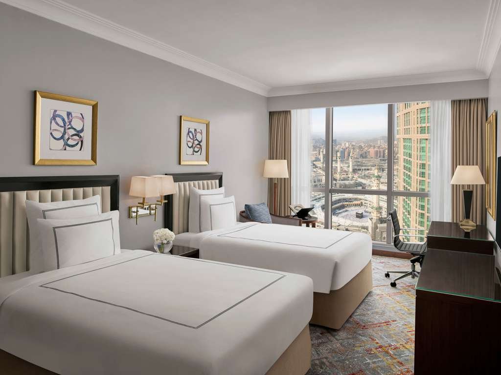 Premier Room Twin Bed kaaba View
