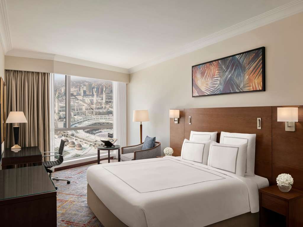 Classic Room King Bed Partial Kaaba View