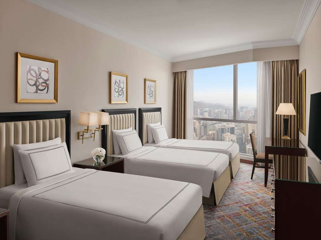 Classic Room Triple Bed City View