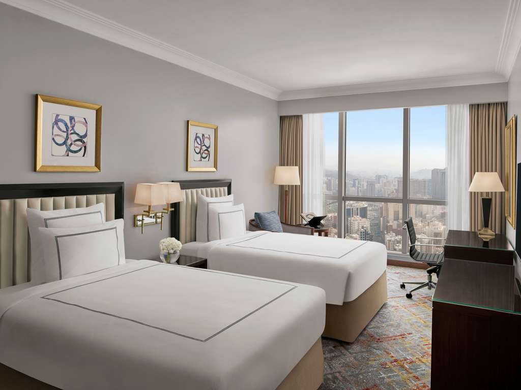 Classic Room Twin Bed City View