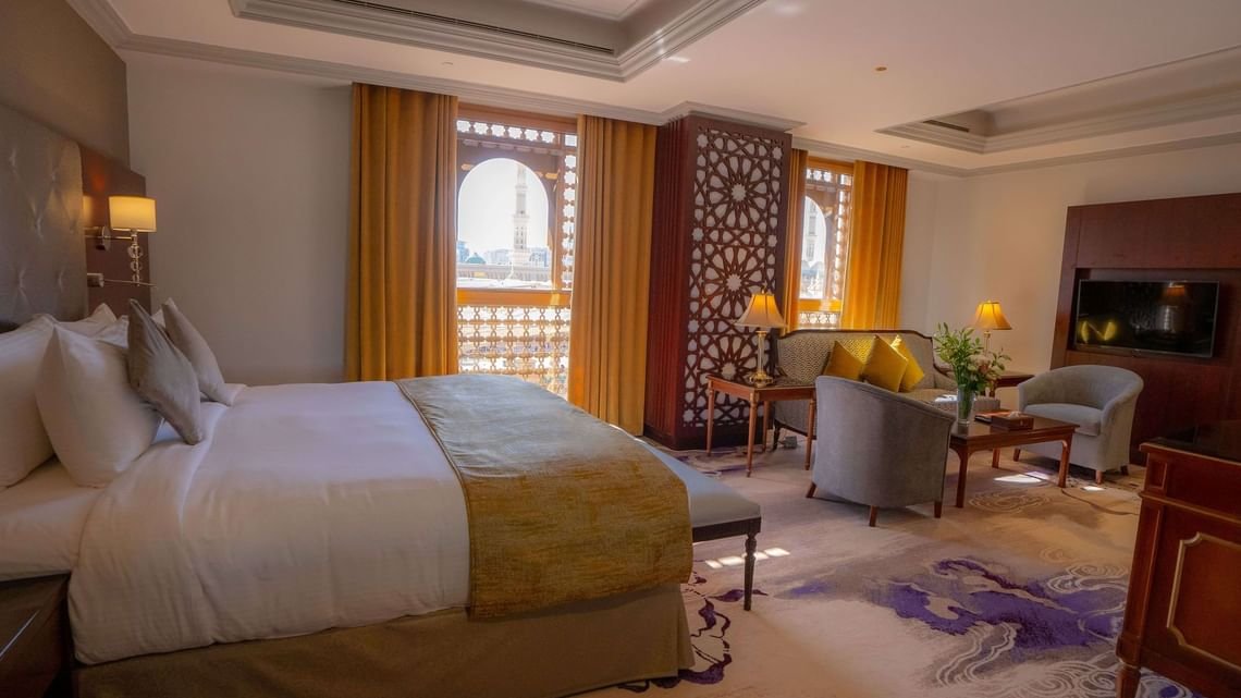 Deluxe Suite 