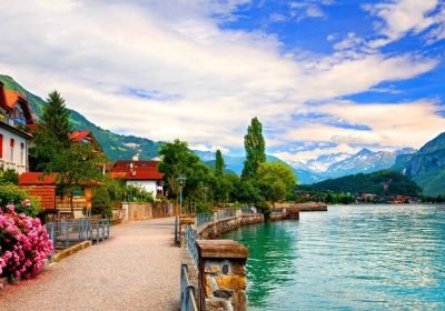 switzerland-village-by-the-lake-c2s925gxhnk7bz8v